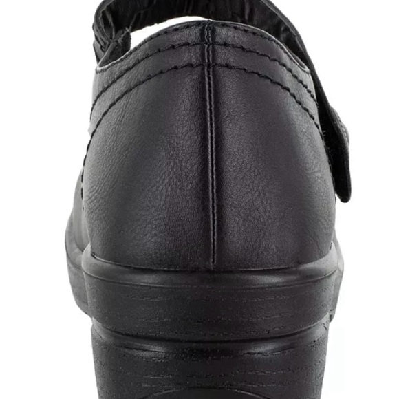 NWT Easy Street
Easy Works by Women's Letsee Mary Jane Clogs - Picture 3 of 5